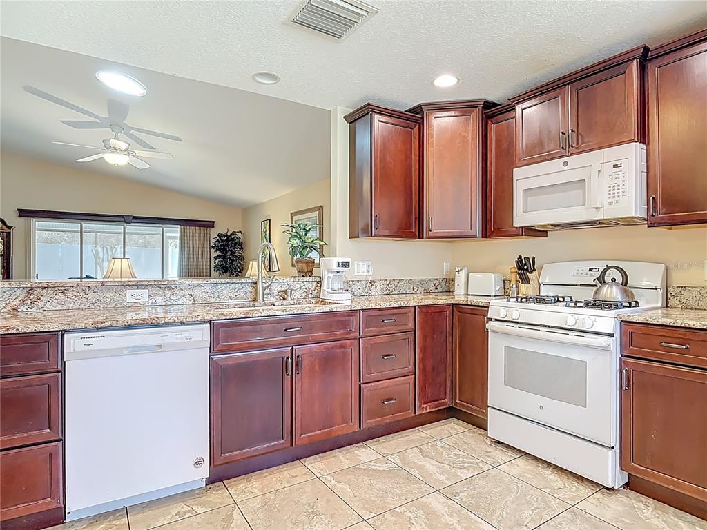 15867 Southwest 13th Circle Ocala, FL 34473 - Photo 8 of 28