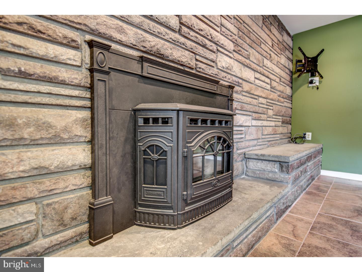 171 Deer Run Road Willow Grove, PA 19090 - Photo 13 of 24 Gallery Image 13