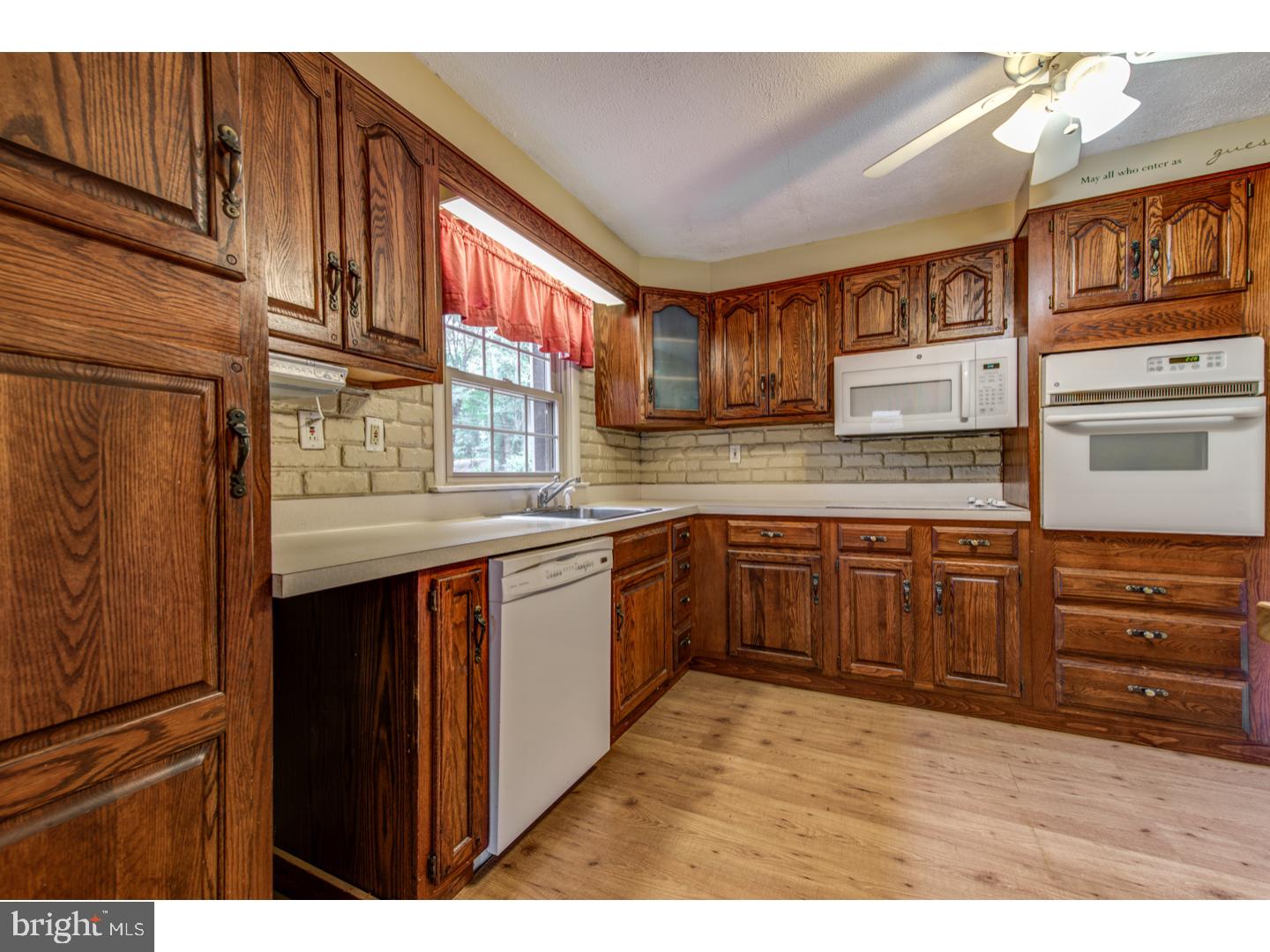 171 Deer Run Road Willow Grove, PA 19090 - Photo 5 of 24 Gallery Image 5