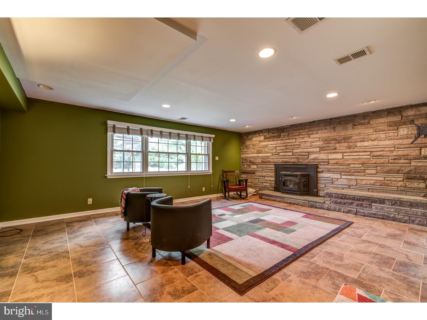 171 Deer Run Road Willow Grove, PA 19090 - Photo 10 of 24 Gallery Image 10