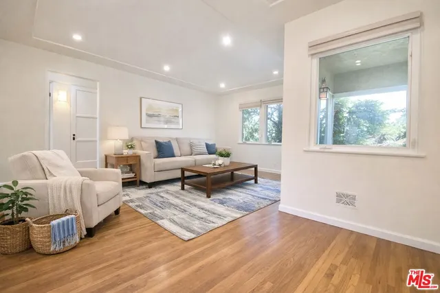 $4,850 | 2822 11th Street, Unit 1, Santa Monica, CA 90405