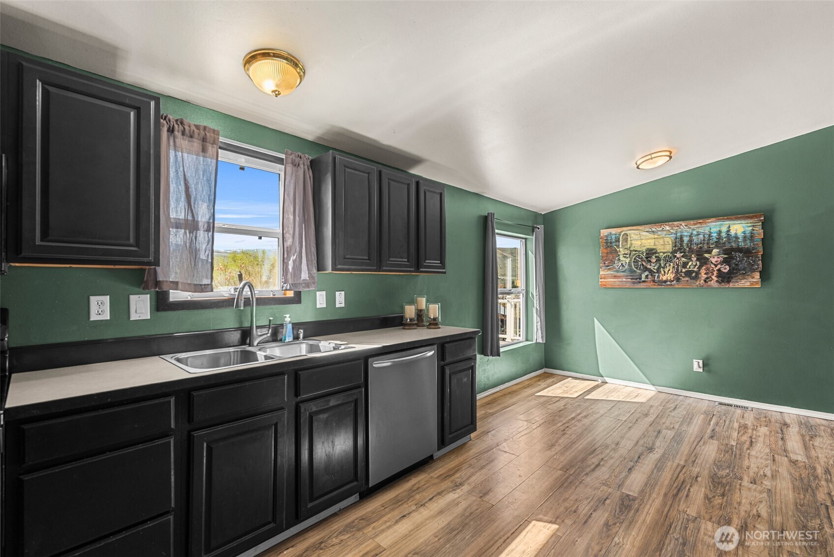 1053 South Perry Avenue East Wenatchee, WA 98802 - Photo 11 of 39