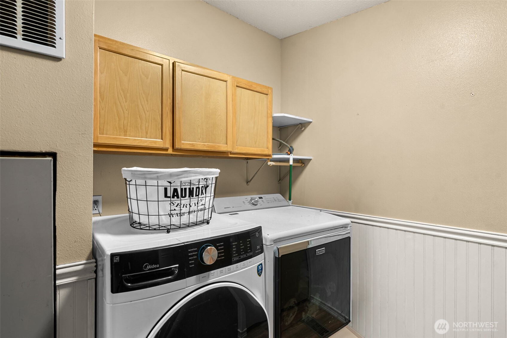1053 South Perry Avenue East Wenatchee, WA 98802 - Photo 13 of 39