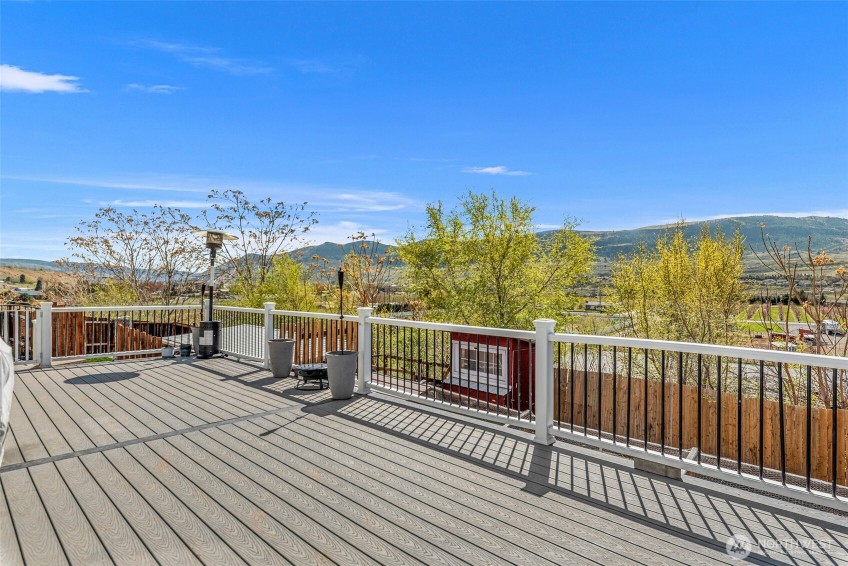 1053 South Perry Avenue East Wenatchee, WA 98802 - Photo 29 of 39