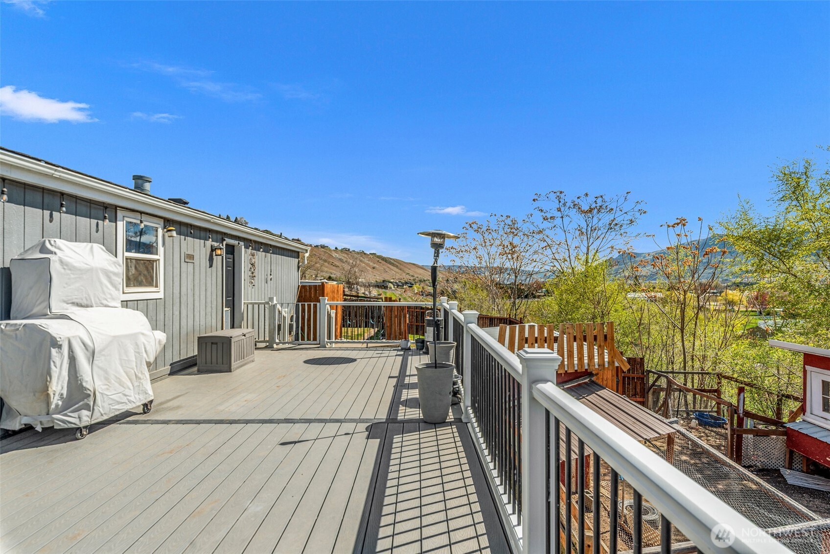 1053 South Perry Avenue East Wenatchee, WA 98802 - Photo 30 of 39
