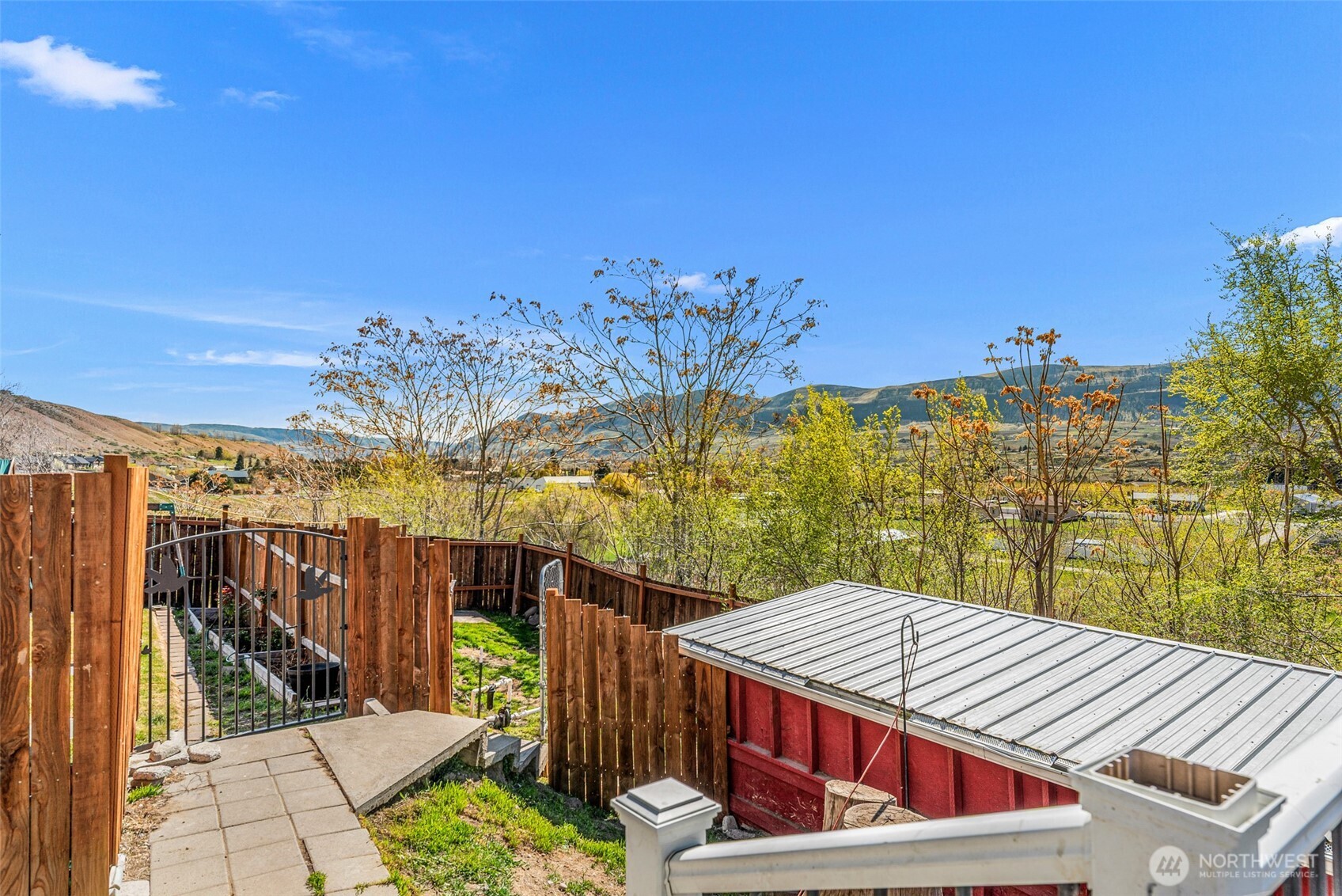 1053 South Perry Avenue East Wenatchee, WA 98802 - Photo 31 of 39