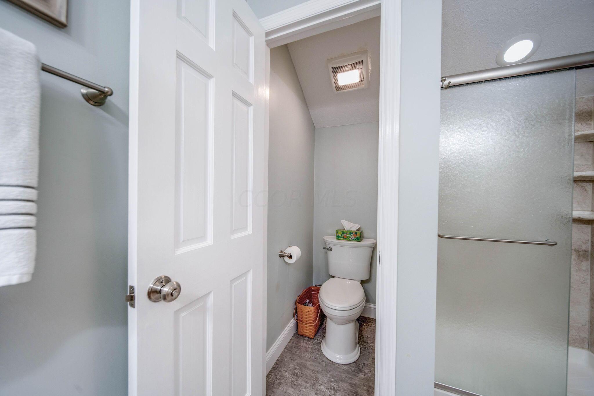3377 River Narrows Road Hilliard, OH 43026 - Photo 45 of 94 Primary Bathroom