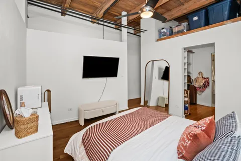 $389,000 | 1670 North Claremont Avenue, Unit 306, Chicago, IL 60647