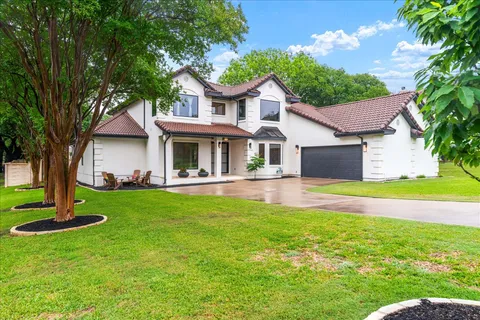 $1,350,000 | 28 Lost Meadow Trail, The Hills, TX 78738