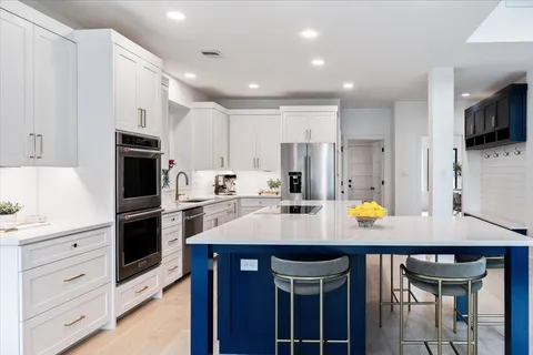 $1,350,000 | 28 Lost Meadow Trail, The Hills, TX 78738