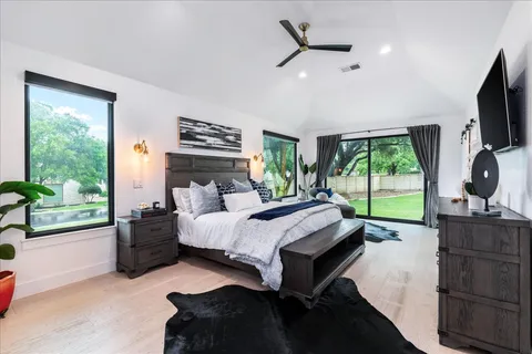 $1,350,000 | 28 Lost Meadow Trail, The Hills, TX 78738