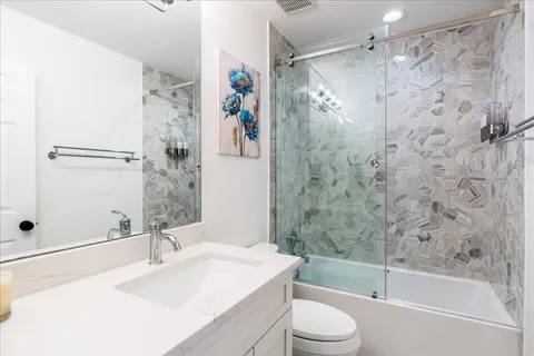 $1,350,000 | 28 Lost Meadow Trail, The Hills, TX 78738