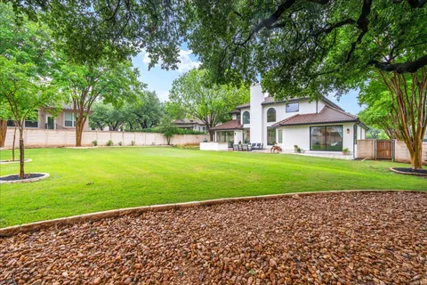 $1,350,000 | 28 Lost Meadow Trail, The Hills, TX 78738