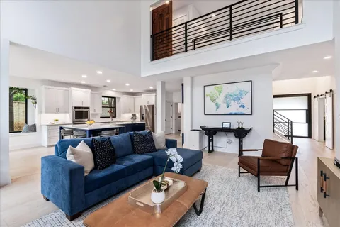 $1,350,000 | 28 Lost Meadow Trail, The Hills, TX 78738
