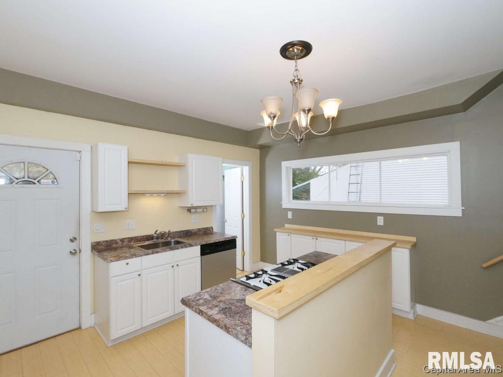 944 North 2nd Street Springfield, IL 62702 - Photo 17 of 36