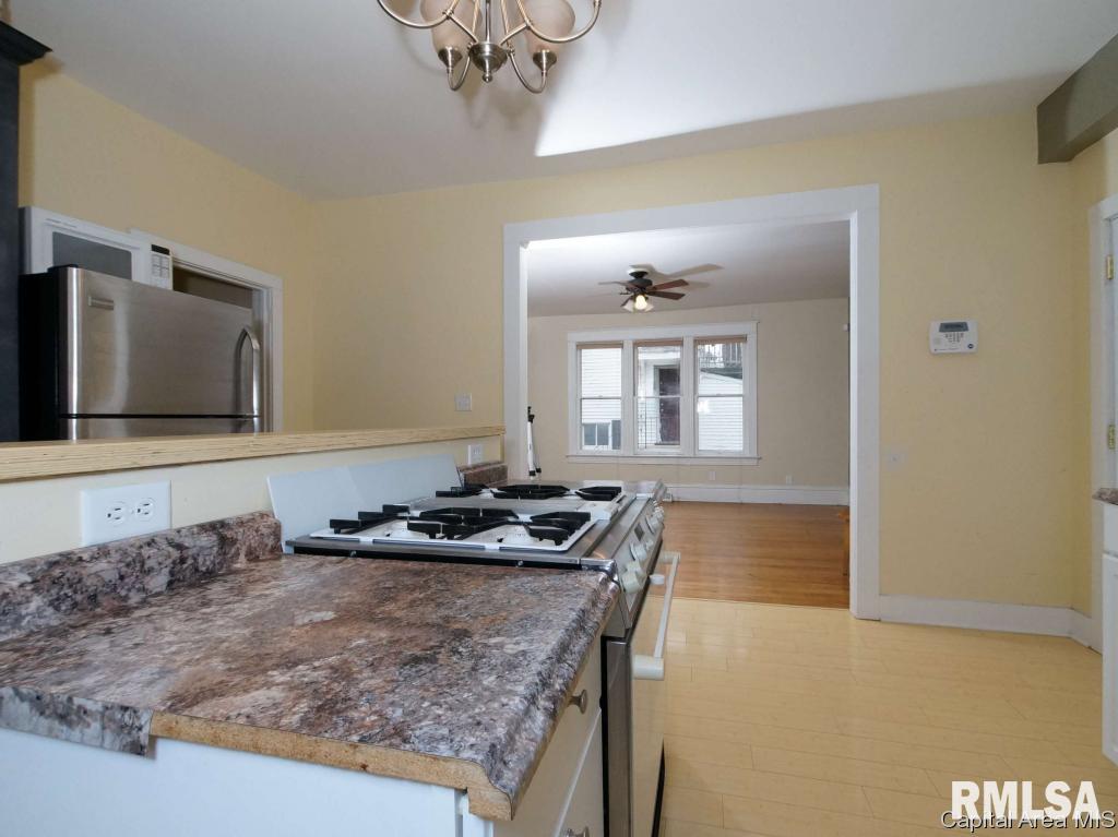 944 North 2nd Street Springfield, IL 62702 - Photo 19 of 36