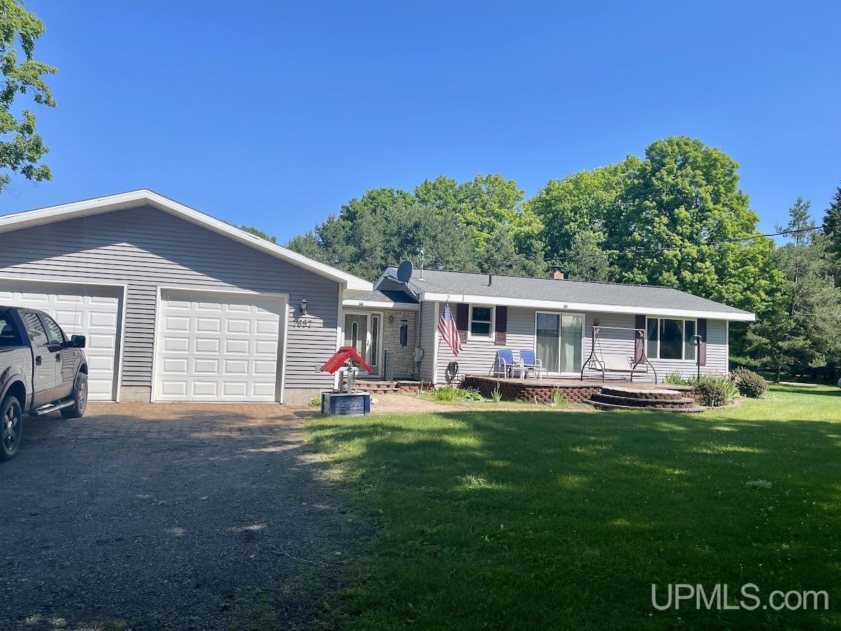 7697 G Road Escanaba, MI 49829 - Photo 1 of 38