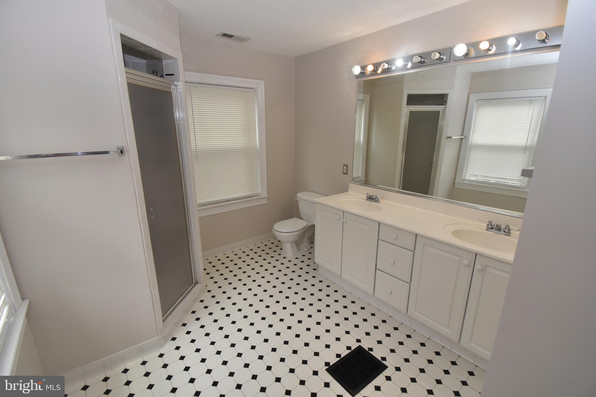 2901 Meadow View Road Falls Church, VA 22042 - Photo 20 of 43 Bathroom 3