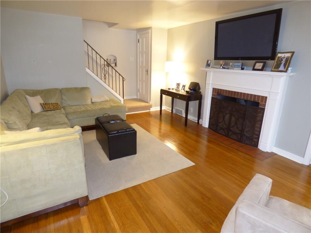 7271 Shannon Road Penn Hills, PA 15147 - Photo 3 of 25 Living Room