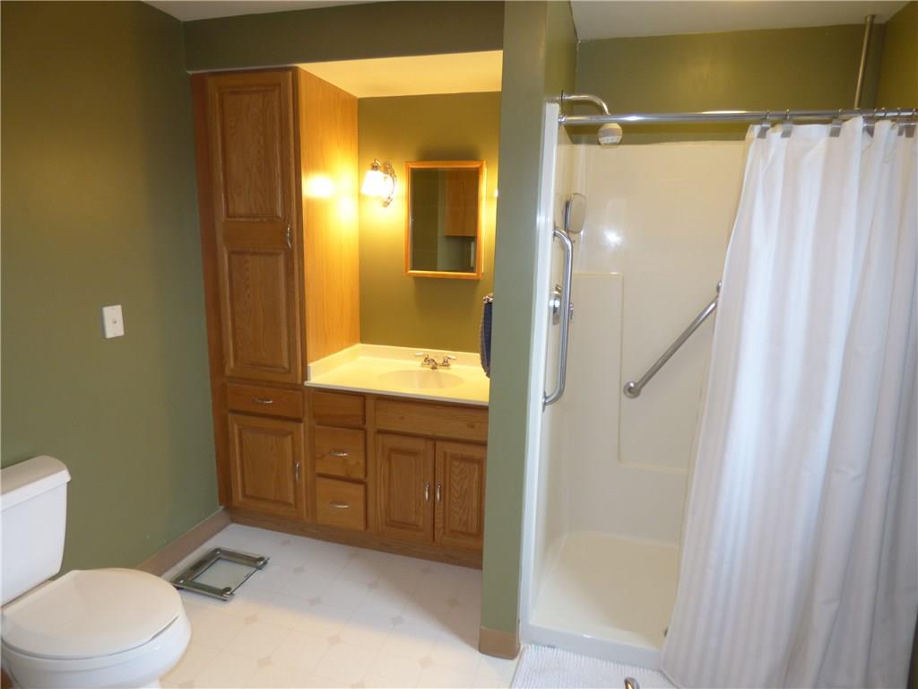 7271 Shannon Road Penn Hills, PA 15147 - Photo 21 of 25 Full Bath