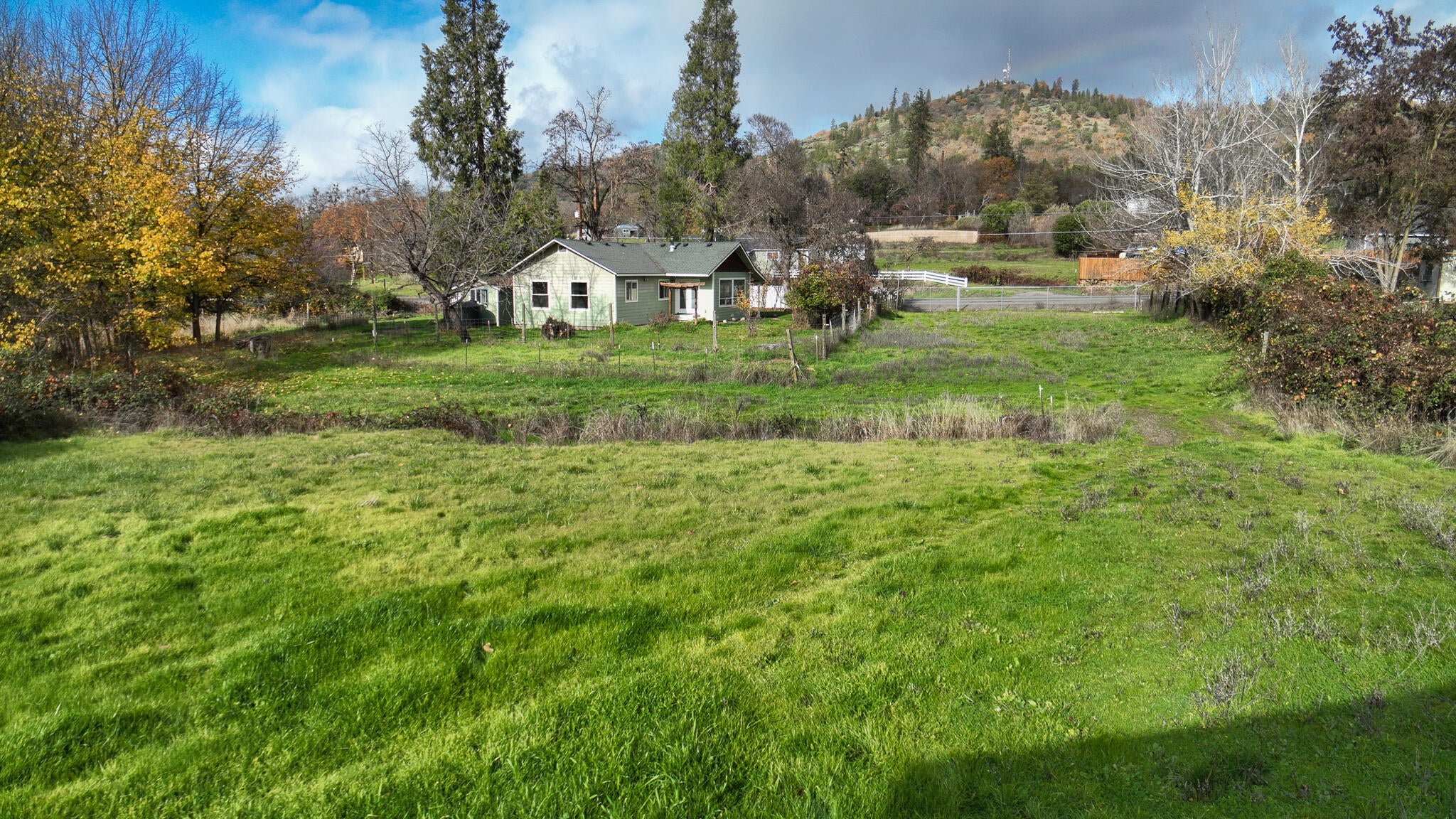 10085 Blackwell Road Central Point, OR 97502 - Photo 25 of 28 DJI_0264