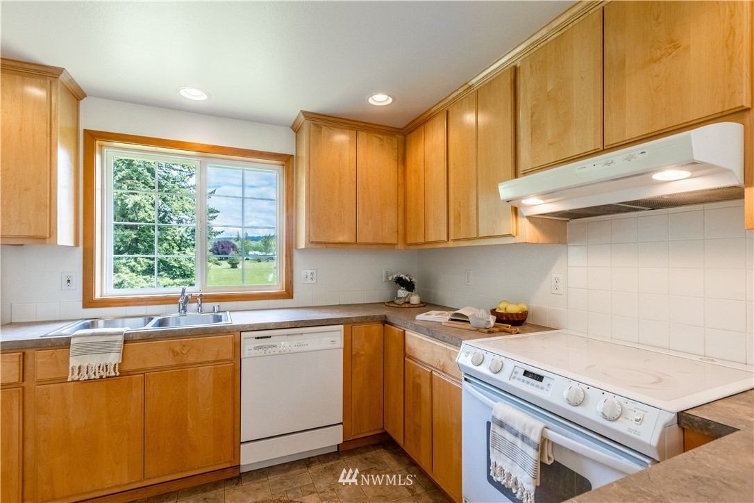20777 West Bulson Road Mount Vernon, WA 98274 - Photo 12 of 40 Gallery Image 12