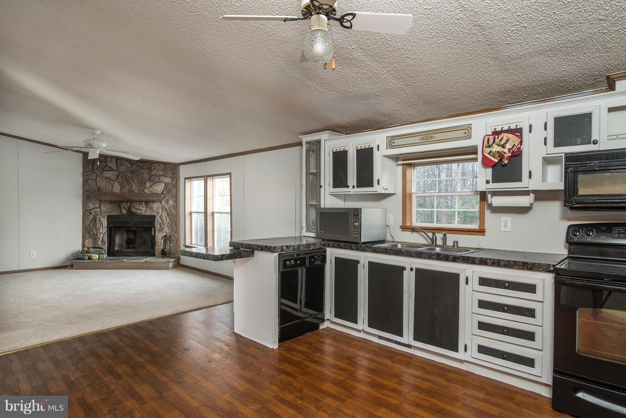 14289 Poplar Neck Road King George, VA 22485 - Photo 8 of 26 Kitchen