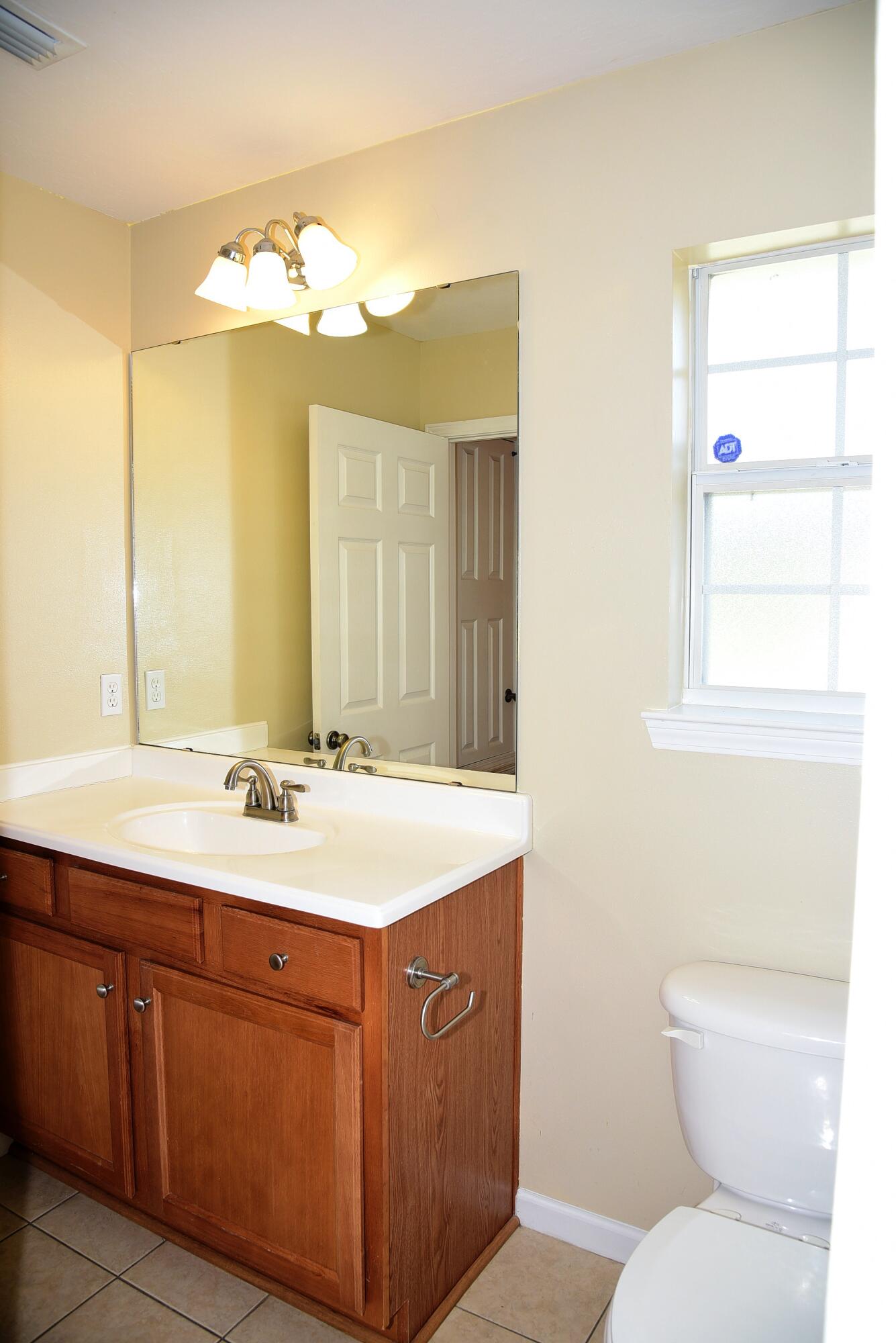 2264 Lewis Street Crestview, FL 32536 - Photo 11 of 19 047