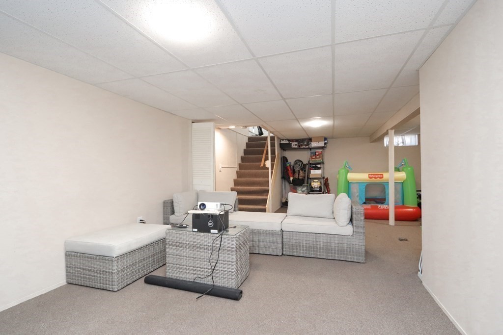 11 Metzger Place Springfield, MA 01104 - Photo 16 of 39 Gallery Image 16