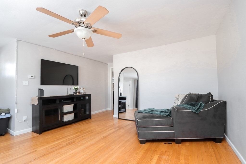 11 Metzger Place Springfield, MA 01104 - Photo 5 of 39 Gallery Image 5