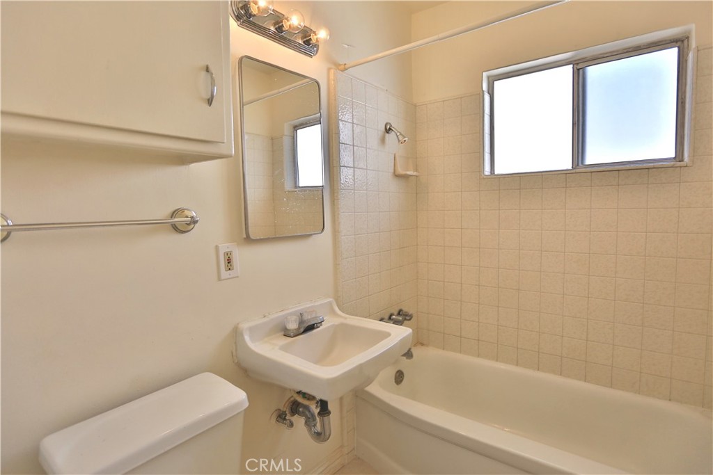 124 South Olive Avenue, Unit B Alhambra, CA 91801 - Photo 9 of 13