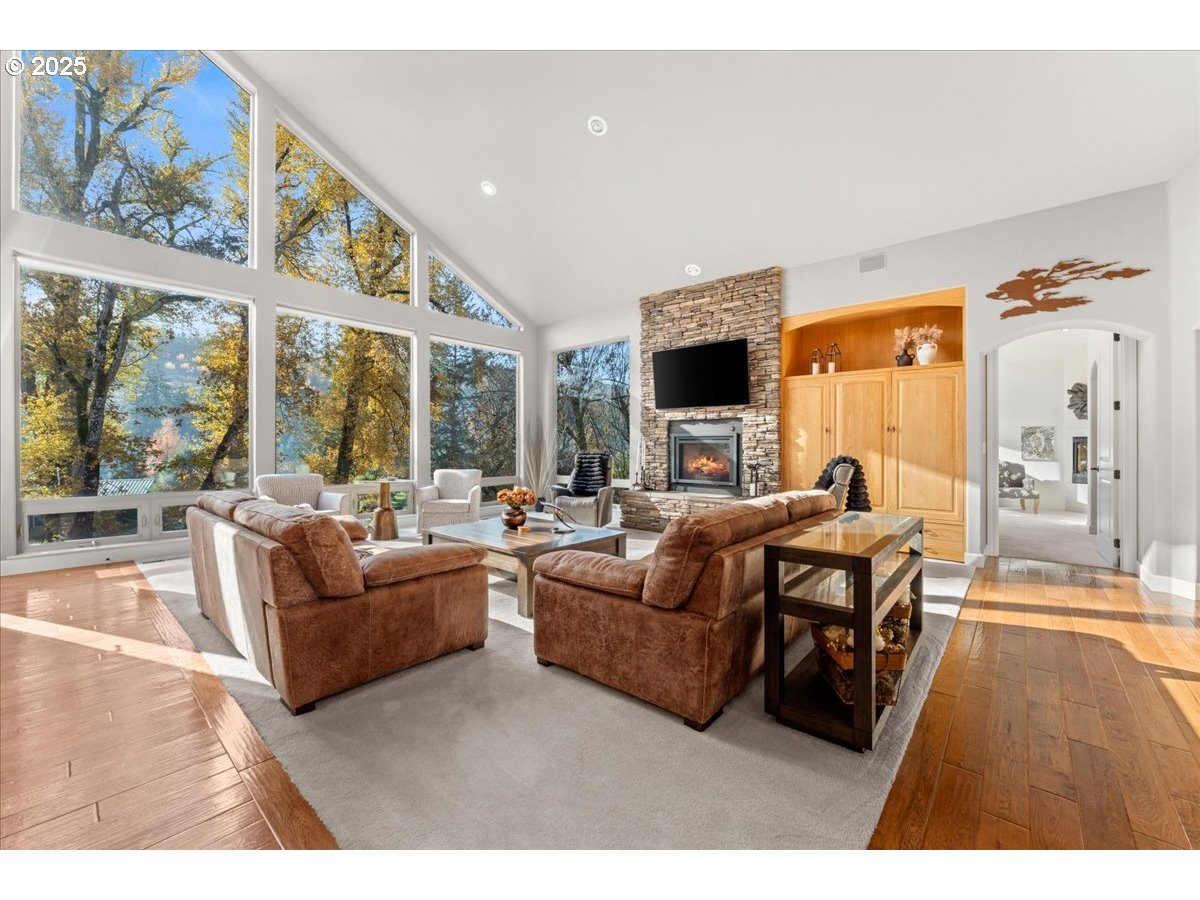 17616 Abiqua Road Northeast Silverton, OR 97381 - Photo 12 of 48