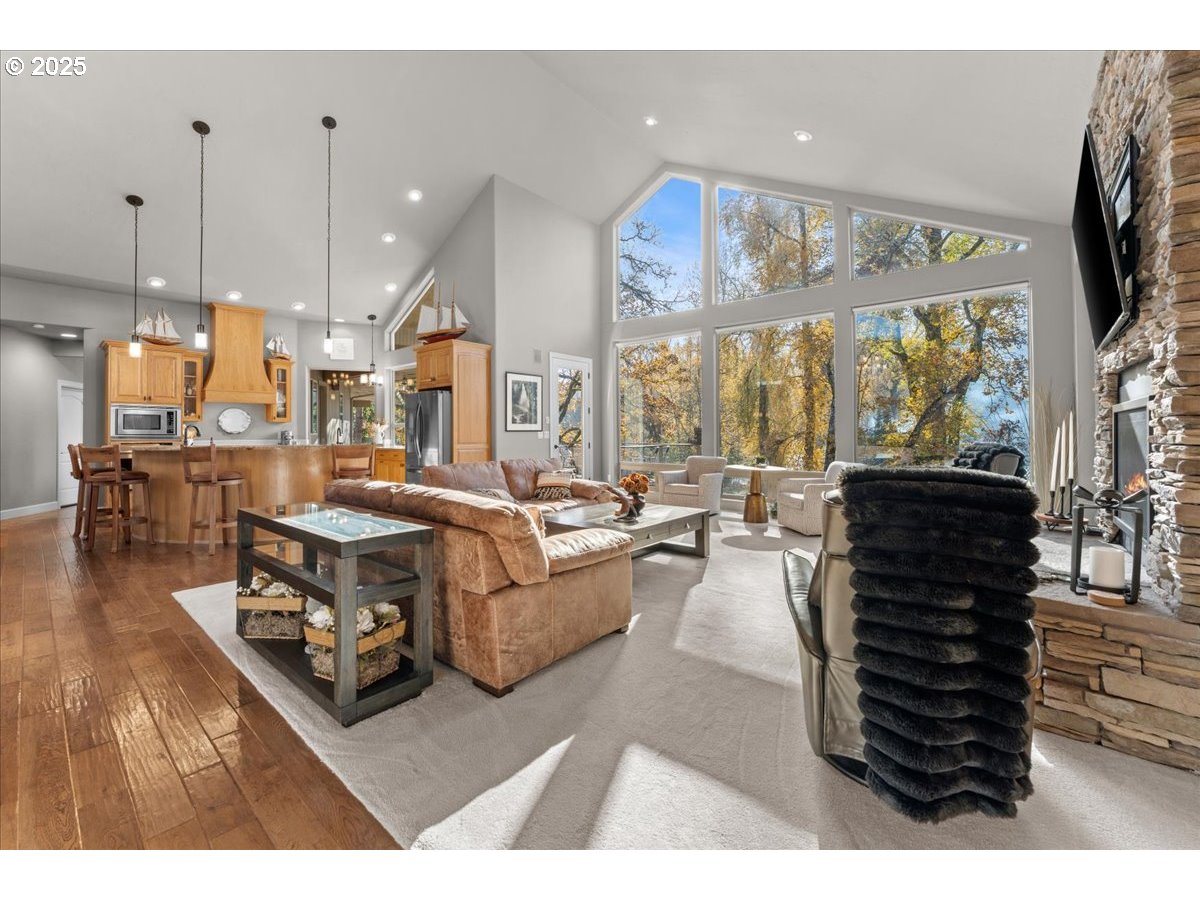 17616 Abiqua Road Northeast Silverton, OR 97381 - Photo 13 of 48