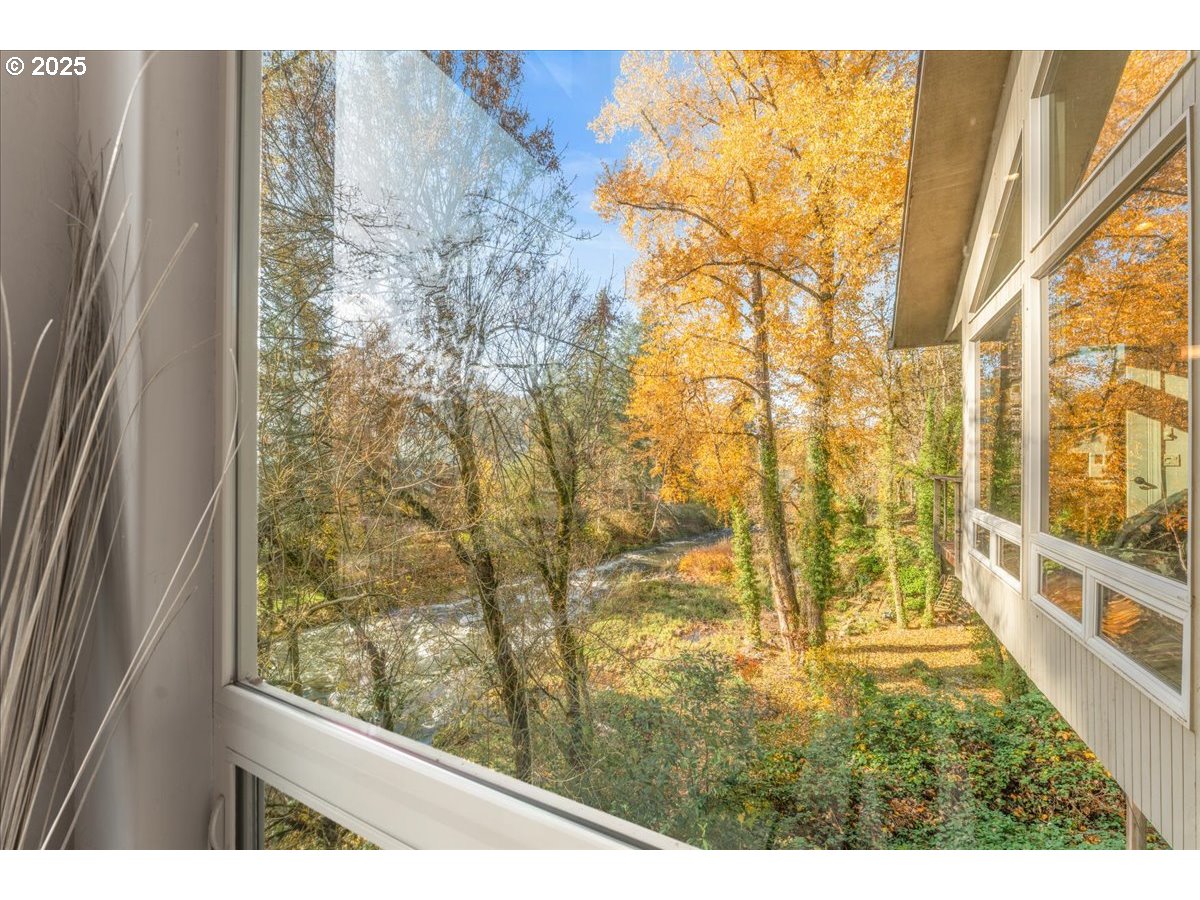 17616 Abiqua Road Northeast Silverton, OR 97381 - Photo 17 of 48