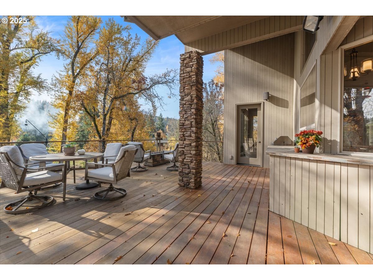 17616 Abiqua Road Northeast Silverton, OR 97381 - Photo 19 of 48