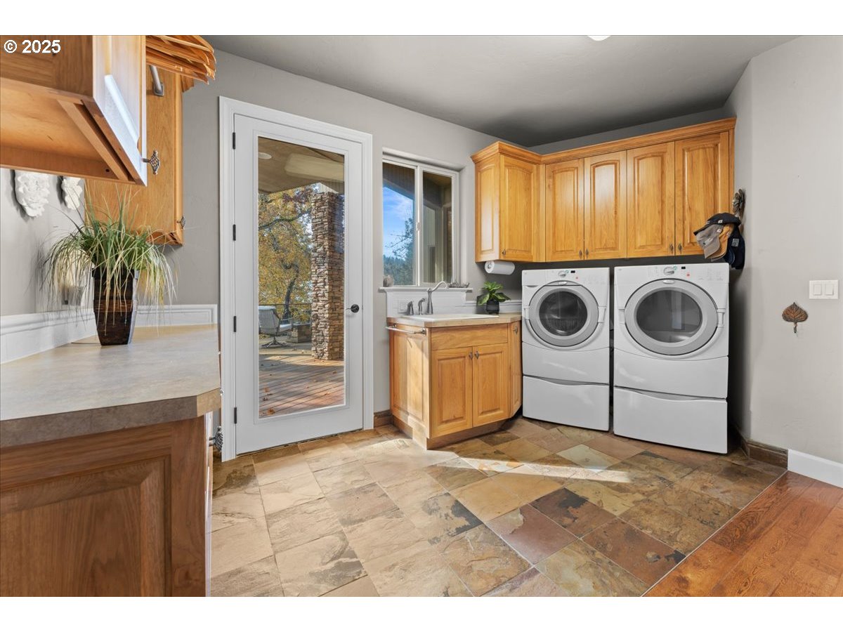 17616 Abiqua Road Northeast Silverton, OR 97381 - Photo 38 of 48