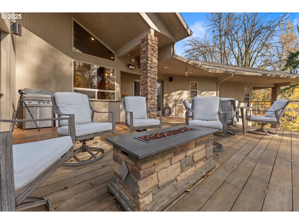 17616 Abiqua Road Northeast Silverton, OR 97381 - Photo 45 of 48