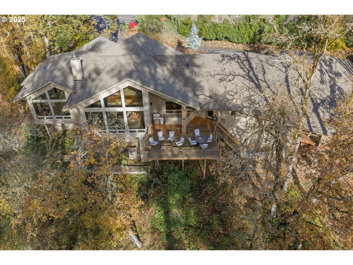 17616 Abiqua Road Northeast Silverton, OR 97381 - Photo 8 of 48