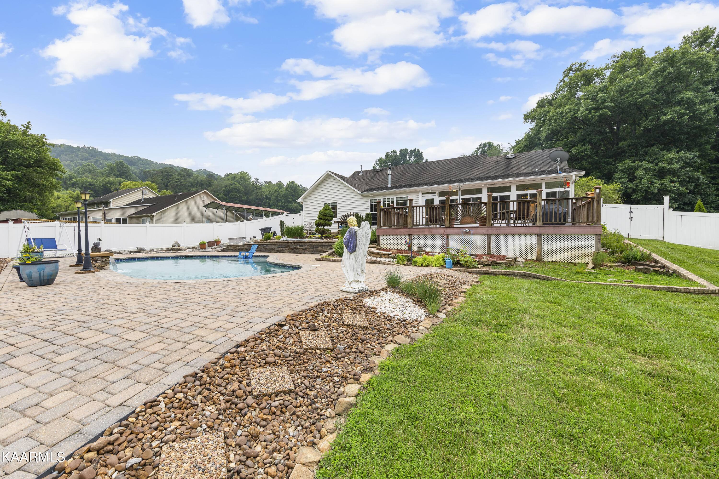 210 Hermitage Boulevard Oak Ridge, TN 37830 - Photo 25 of 41 030A0288