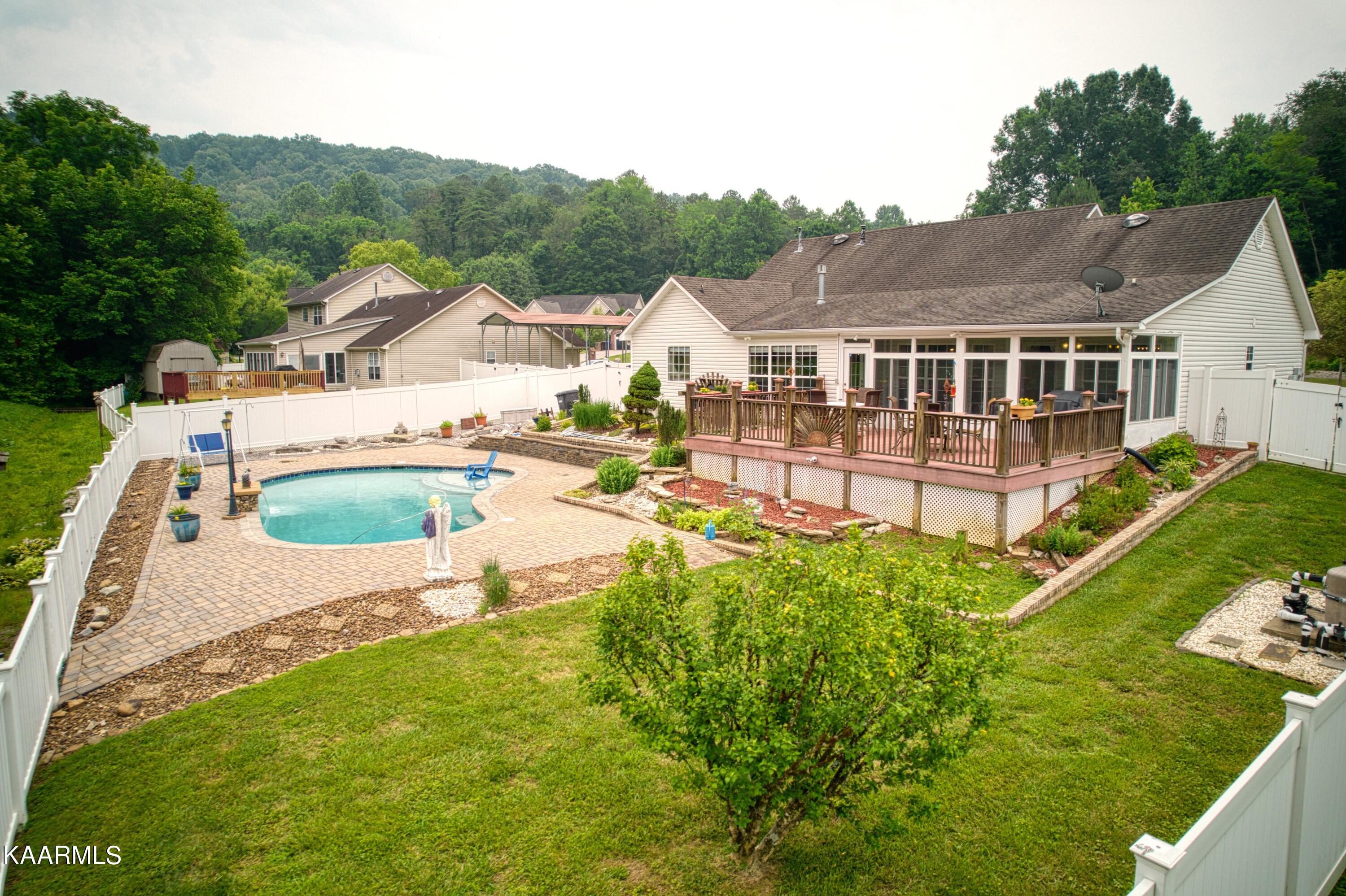 210 Hermitage Boulevard Oak Ridge, TN 37830 - Photo 29 of 41 Hermitage Blvd_18