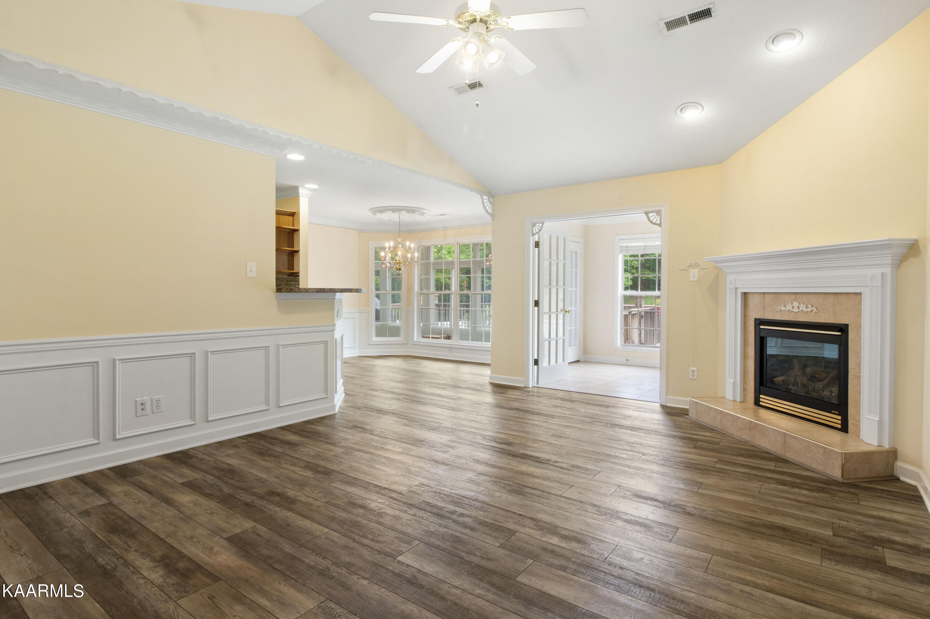 210 Hermitage Boulevard Oak Ridge, TN 37830 - Photo 4 of 41 IMG_5436