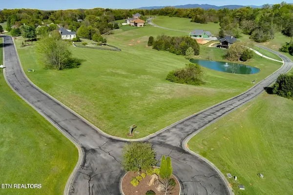 $249,000 | Volunteer Lane, Vonore, TN 37885