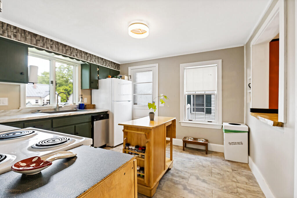 29 Sterling Street Waterville, ME 04901 - Photo 15 of 39 15_BP5A8675_DxO_mls