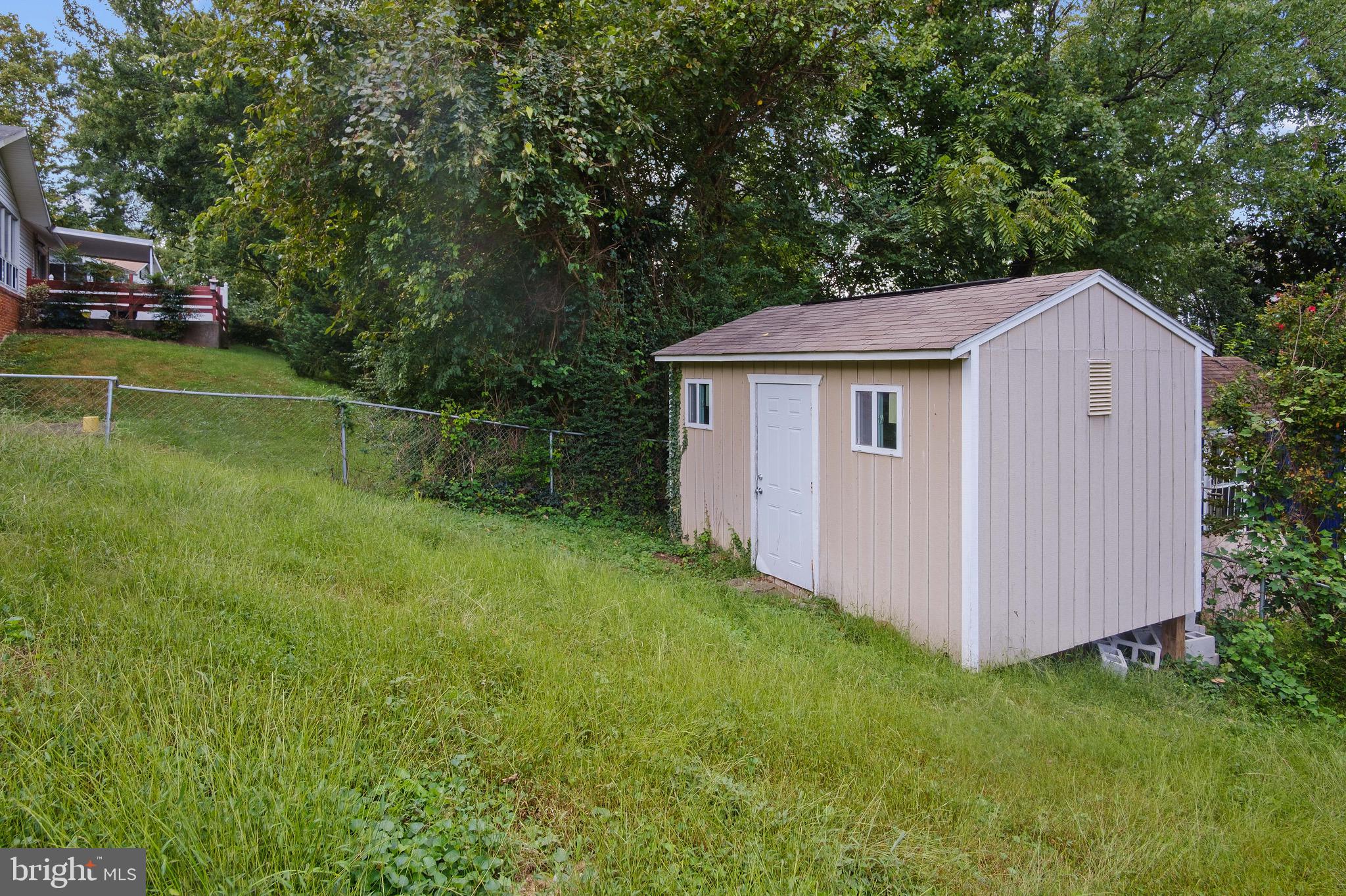 10108 Cornwall Road Fairfax, VA 22030 - Photo 37 of 43