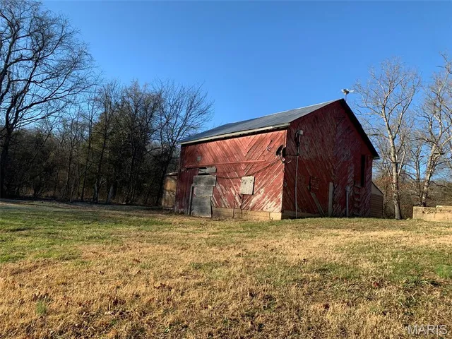 $460,000 | 3136 Mill Hill Road, St. Clair, MO 63077