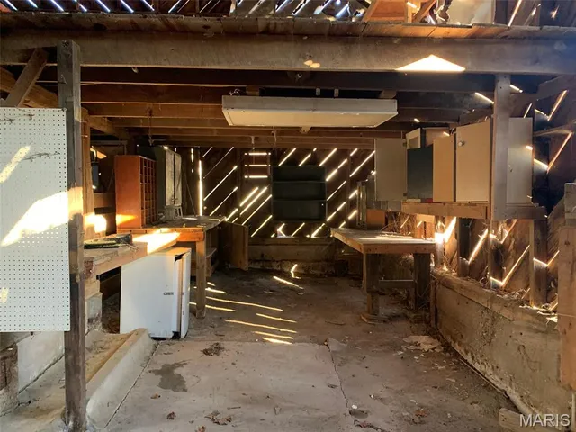 $460,000 | 3136 Mill Hill Road, St. Clair, MO 63077