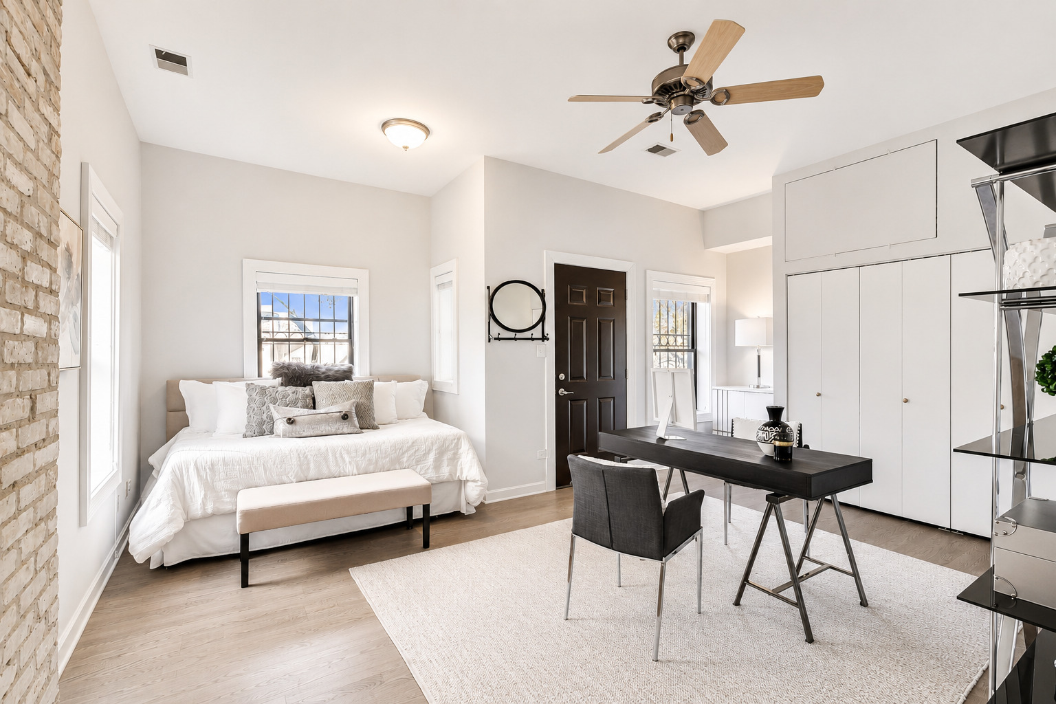 4061 North Sheridan Road, Unit 3 Chicago, IL 60613 - Photo 15 of 26 Gallery Image 15