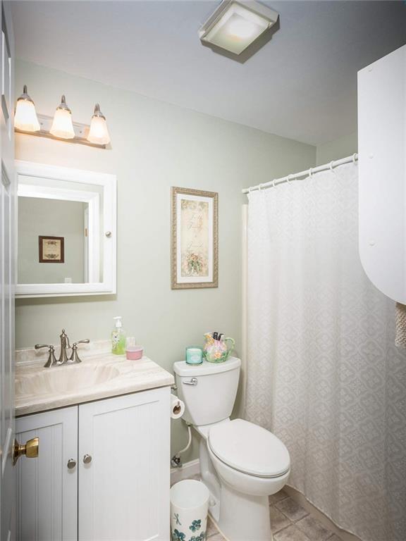 53 Farmgate Road, Unit 53 South Berwick, ME 03908 - Photo 12 of 14 A recently updated, full bathroom...