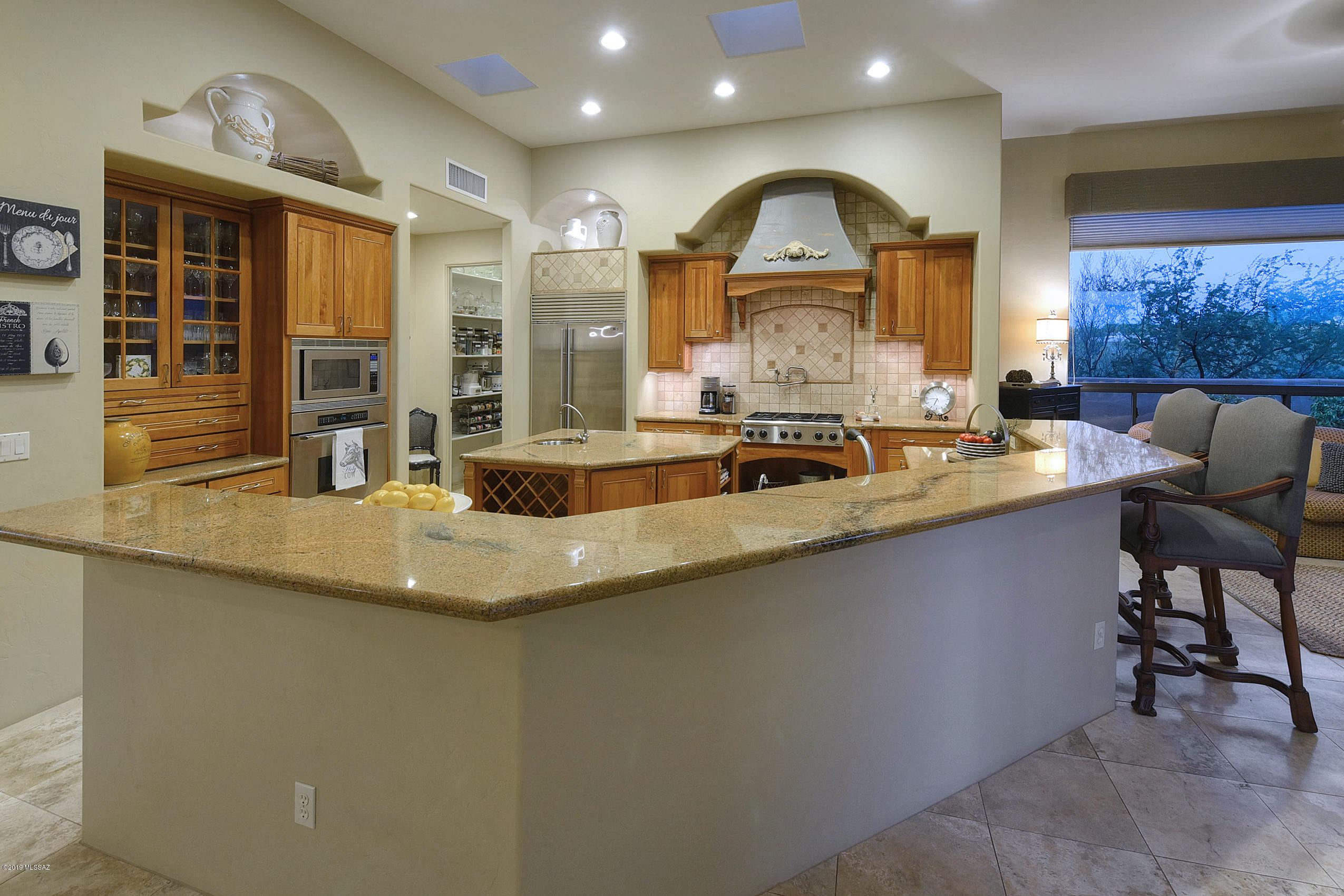 12200 North Reflection Ridge Drive Oro Valley, AZ 85755 - Photo 4 of 35