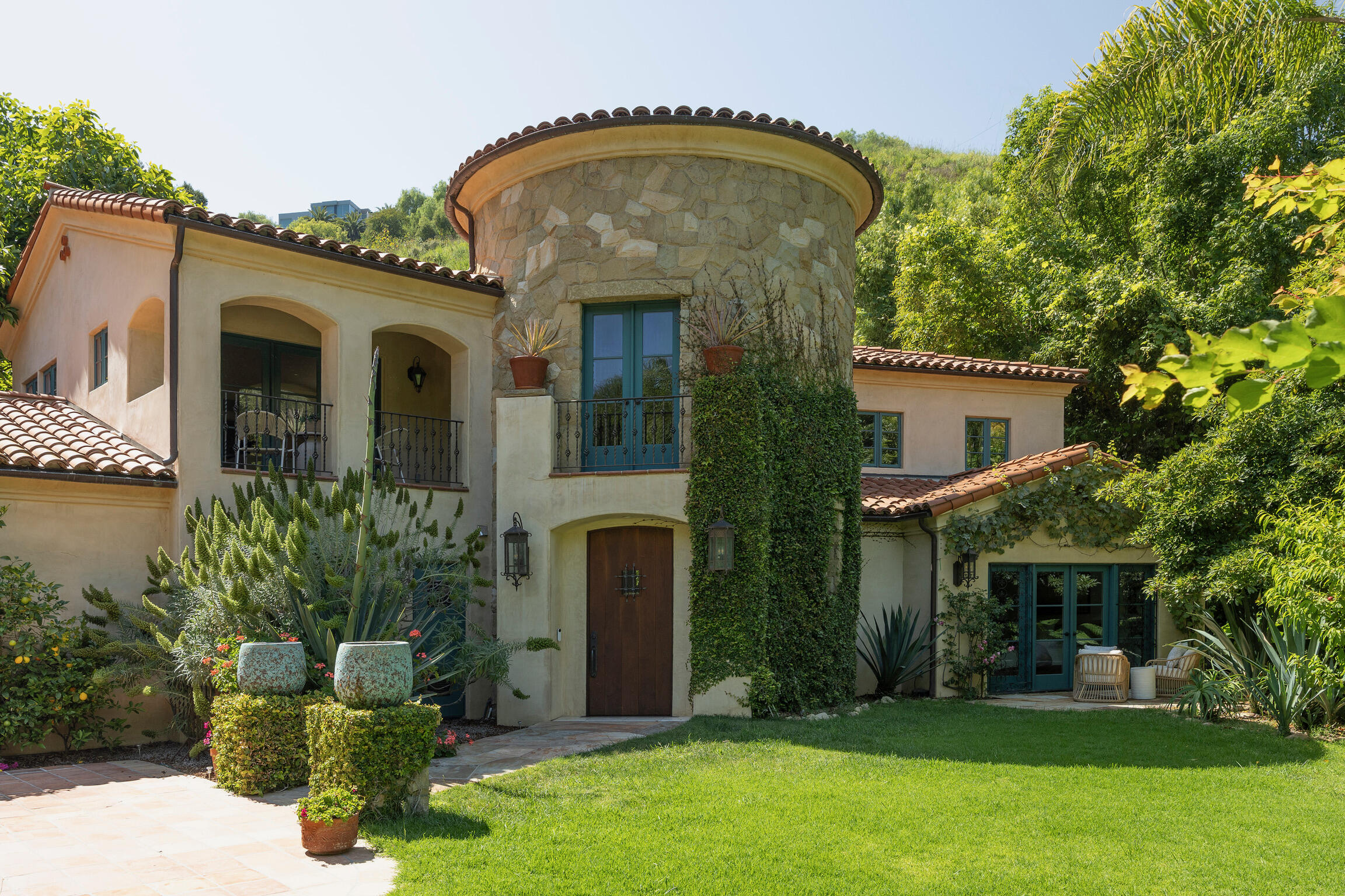 1493 Sycamore Canyon Road Montecito, CA 93108 - Photo 42 of 47 a front view of house with yard and green space